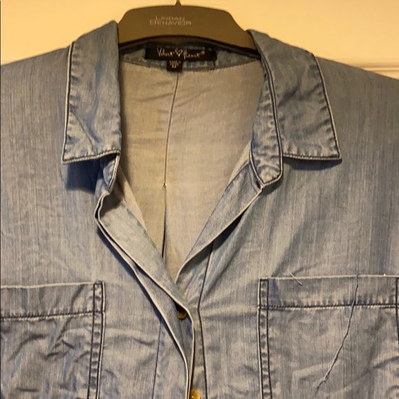 Light jean top - Picture 3 of 5